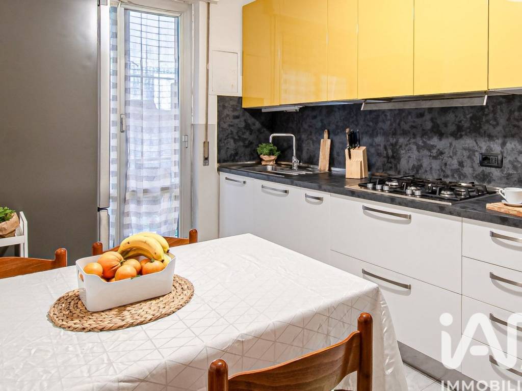 appartamento in vendita a Genova in zona Marassi