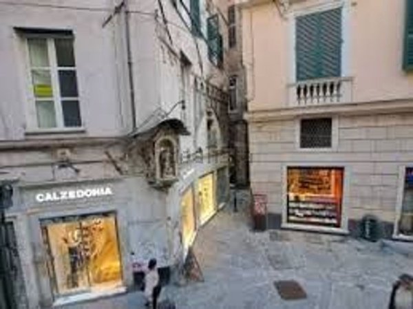 negozio in vendita a Genova in zona Sottoripa / Maddalena / Molo