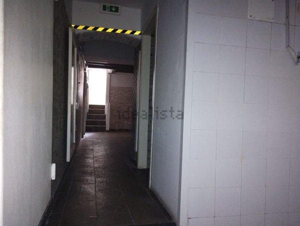 locale commerciale in vendita a Genova in zona Foce