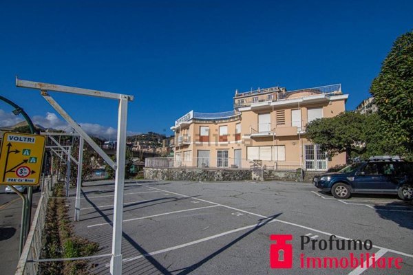 ufficio in vendita a Genova in zona Palmaro / Pra'