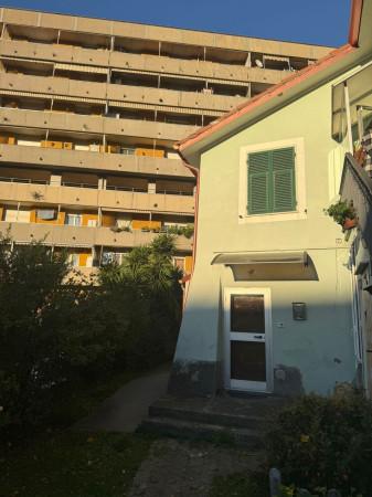 casa indipendente in vendita a Genova in zona Rivarolo