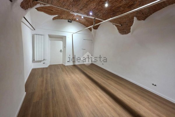 appartamento in vendita a Genova in zona Sottoripa / Maddalena / Molo