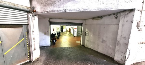 locale di sgombero in vendita a Genova in zona Staglieno