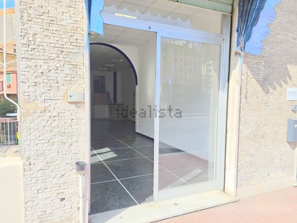 negozio in vendita a Genova in zona Molassana