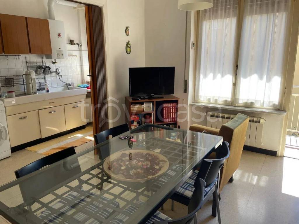 appartamento in vendita a Genova in zona Rivarolo
