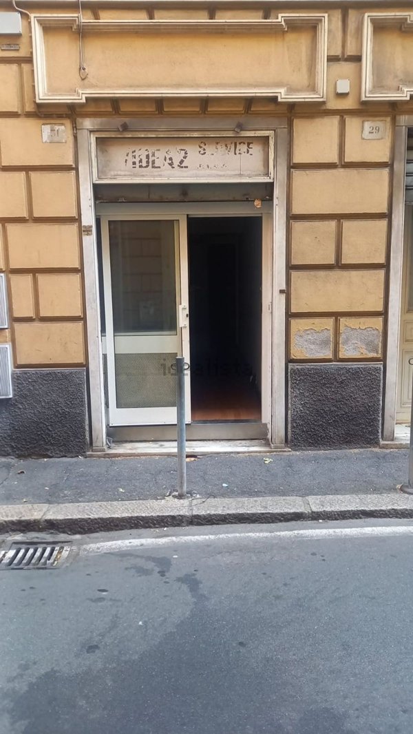 ufficio in vendita a Genova in zona Sampierdarena