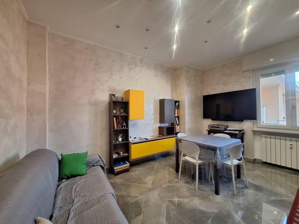 appartamento in vendita a Genova in zona Bolzaneto