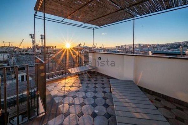 appartamento in vendita a Genova in zona Sottoripa / Maddalena / Molo