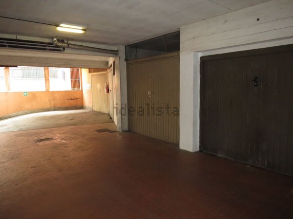 ufficio in vendita a Genova in zona Molassana