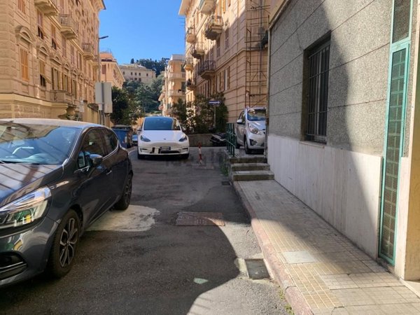 negozio in vendita a Genova in zona Castelletto