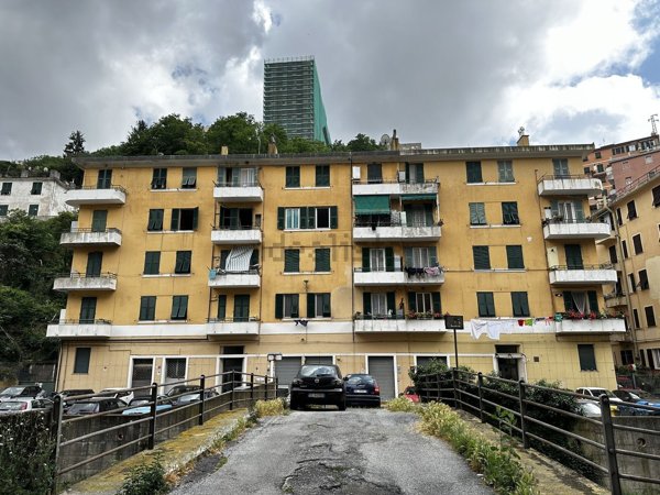 appartamento in vendita a Genova in zona Bolzaneto
