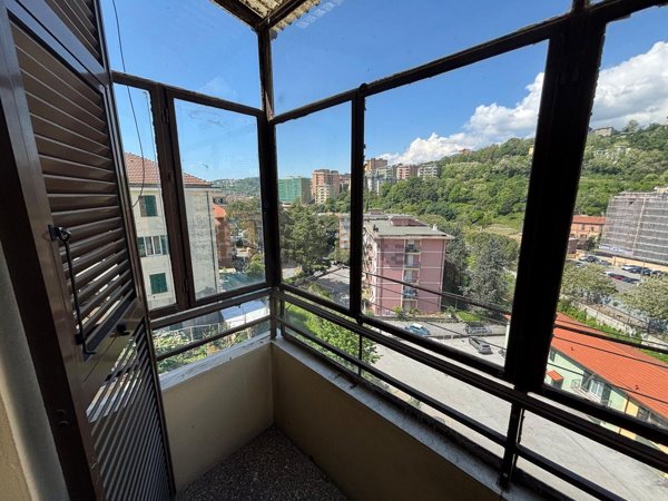 appartamento in vendita a Genova in zona Rivarolo