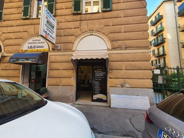 negozio in vendita a Genova in zona Foce