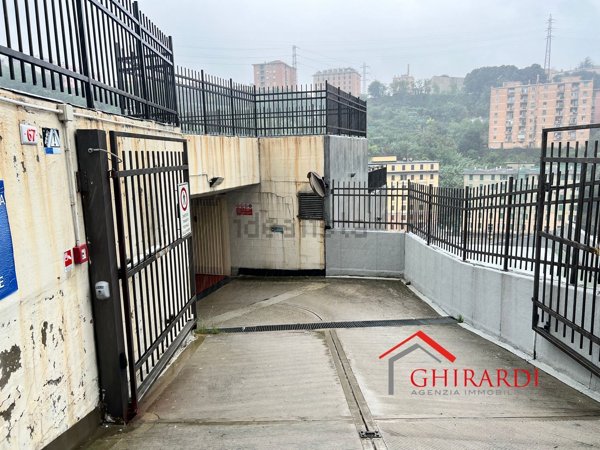 casa indipendente in vendita a Genova in zona Sampierdarena