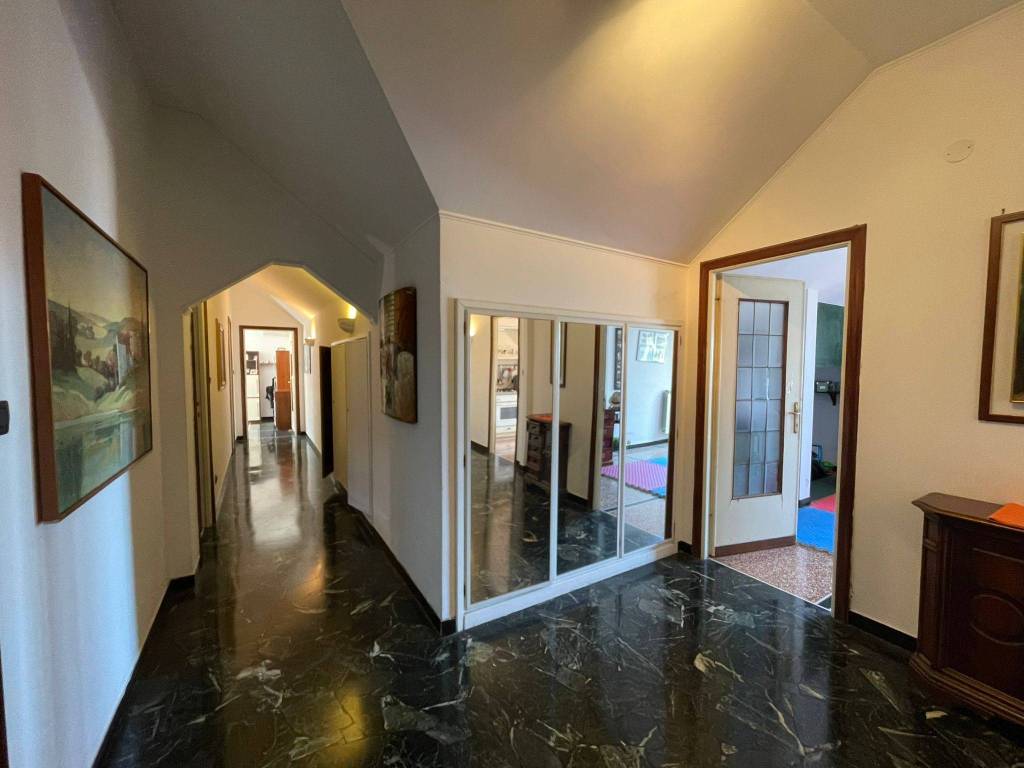 appartamento in vendita a Genova in zona Quezzi