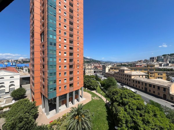 ufficio in vendita a Genova in zona Sampierdarena