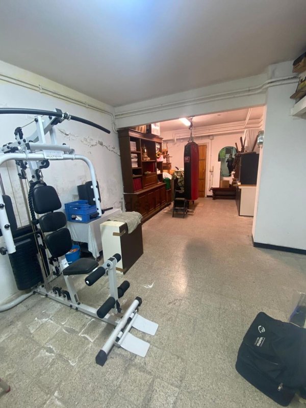 locale di sgombero in vendita a Genova in zona San Fruttuoso