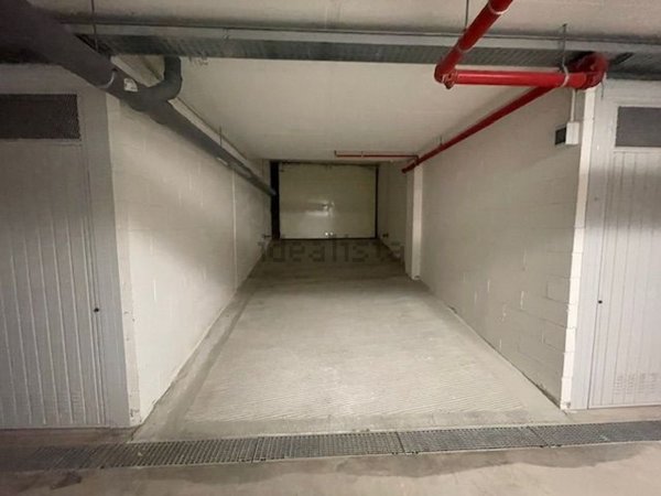 locale di sgombero in vendita a Genova in zona Molassana