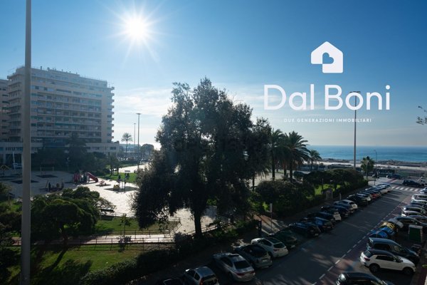 appartamento in vendita a Genova in zona Foce