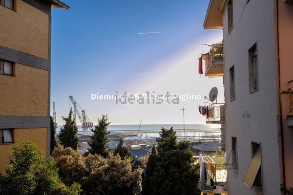 appartamento in vendita a Genova in zona Sestri Ponente
