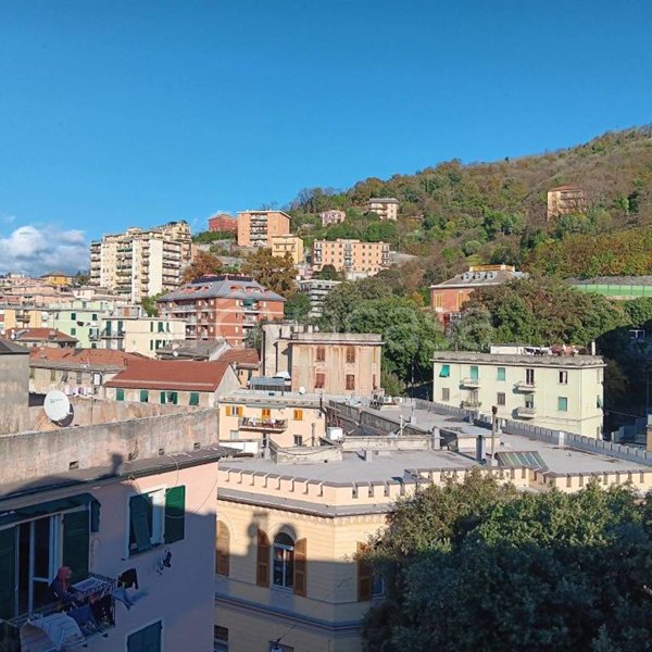appartamento in vendita a Genova in zona Bolzaneto