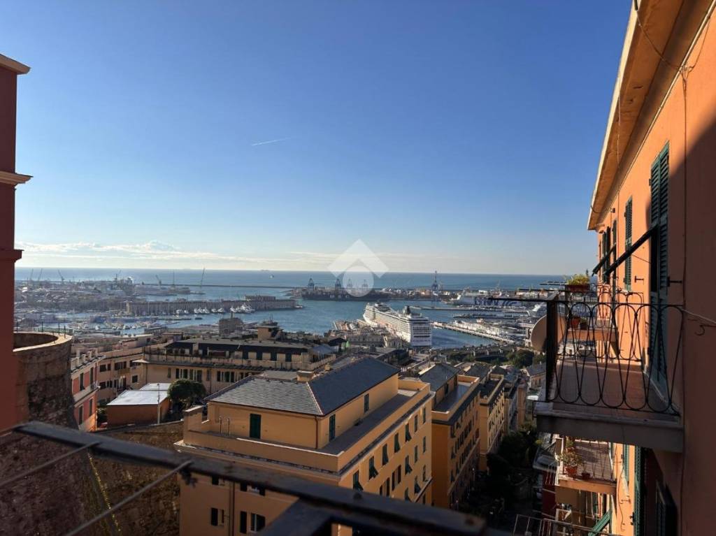 appartamento in vendita a Genova in zona Lagaccio / Granarolo