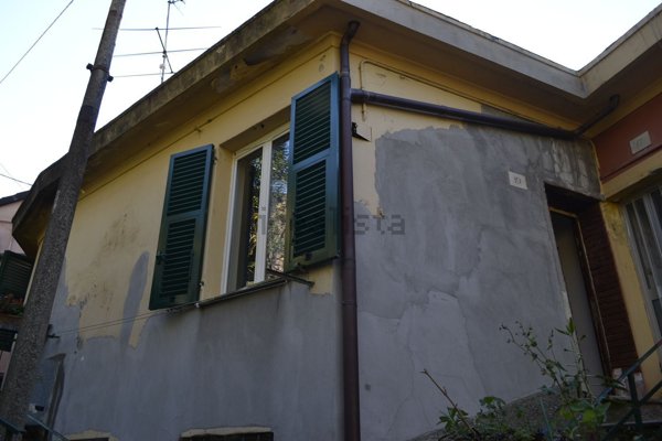appartamento in vendita a Genova in zona Quezzi
