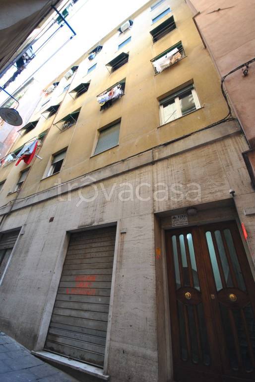 appartamento in vendita a Genova in zona Sottoripa / Maddalena / Molo