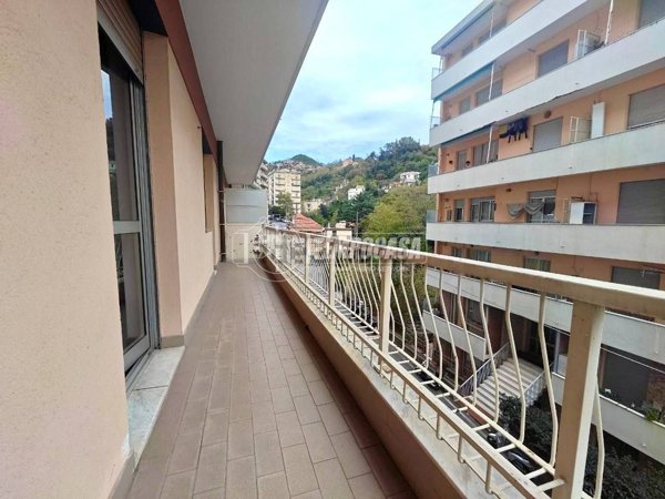 appartamento in vendita a Genova in zona Sestri Ponente