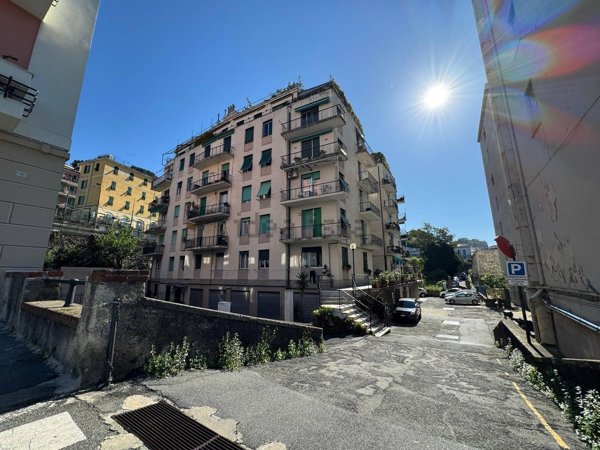 appartamento in vendita a Genova in zona Pegli