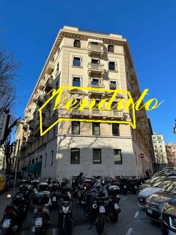appartamento in vendita a Genova in zona Carignano