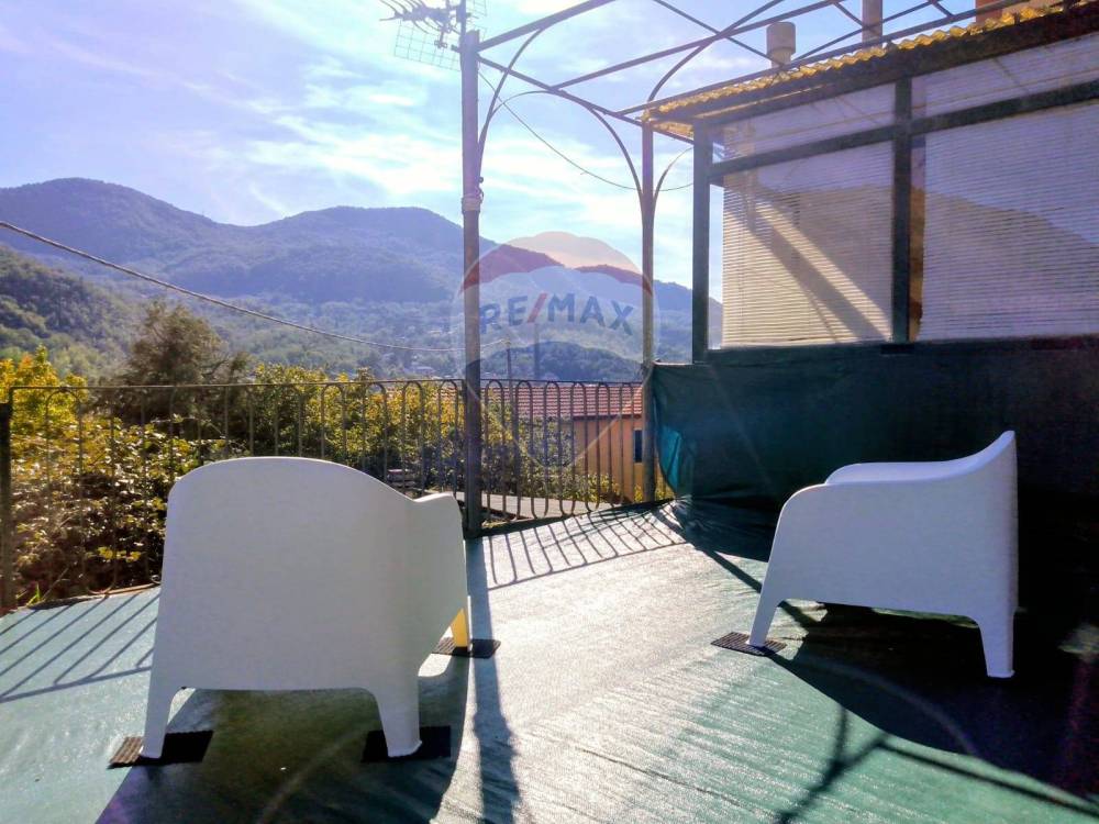 appartamento in vendita a Genova in zona Struppa