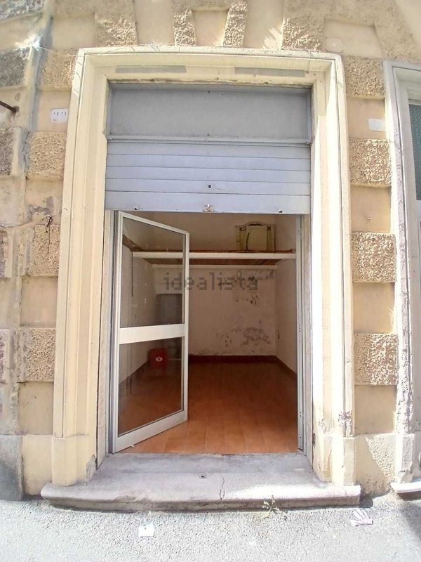 ufficio in vendita a Genova in zona Sampierdarena