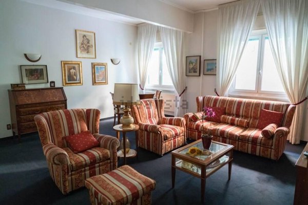 appartamento in vendita a Genova in zona Castelletto