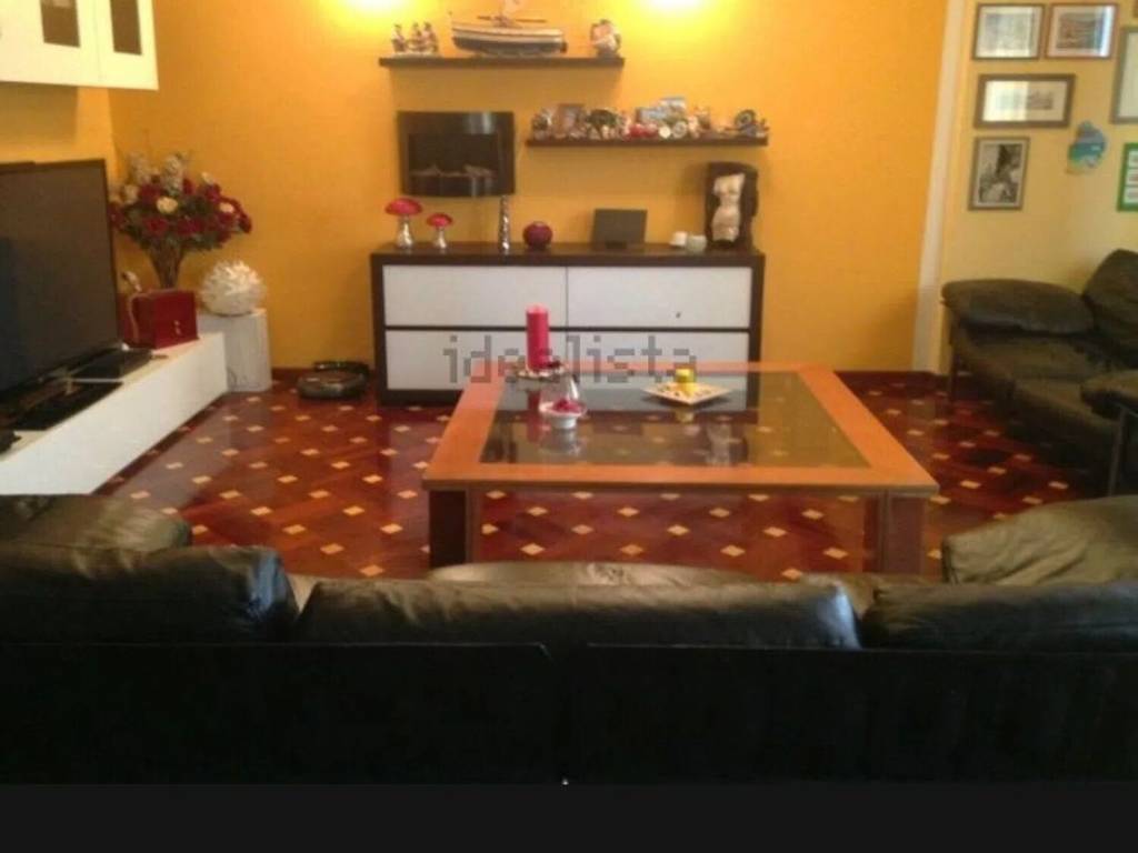 appartamento in vendita a Genova in zona Rivarolo