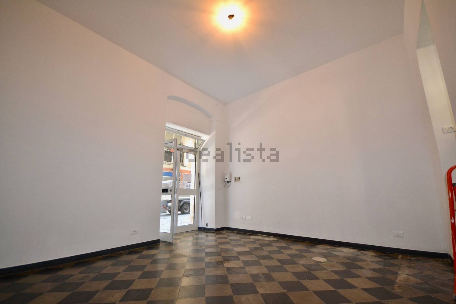 negozio in vendita a Genova in zona Sottoripa / Maddalena / Molo