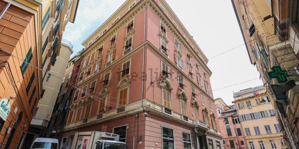 locale di sgombero in vendita a Genova in zona Lagaccio / Granarolo