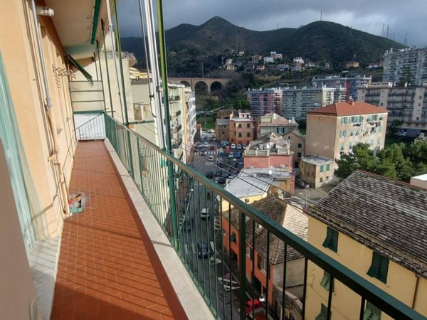appartamento in vendita a Genova in zona Sestri Ponente