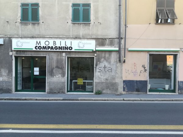 negozio in vendita a Genova in zona Marassi