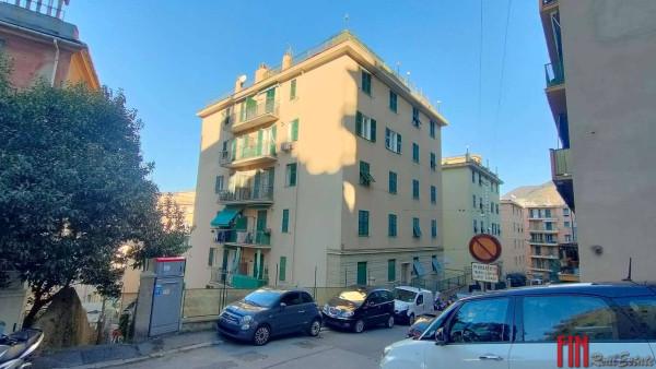 appartamento in vendita a Genova in zona Sestri Ponente