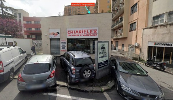 locale commerciale in vendita a Genova in zona Albaro