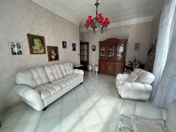 appartamento in vendita a Genova in zona Sestri Ponente