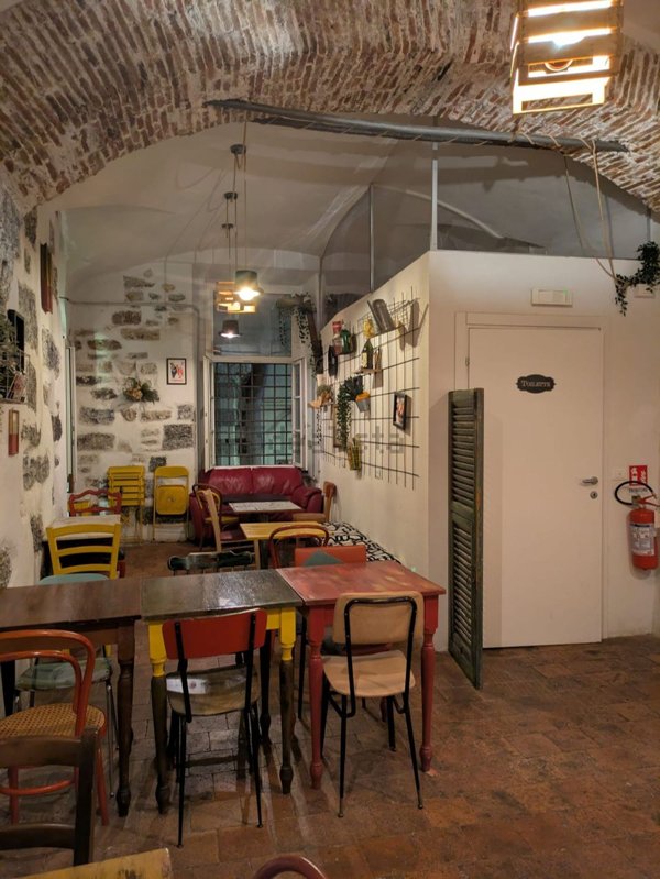 negozio in vendita a Genova in zona Sottoripa / Maddalena / Molo