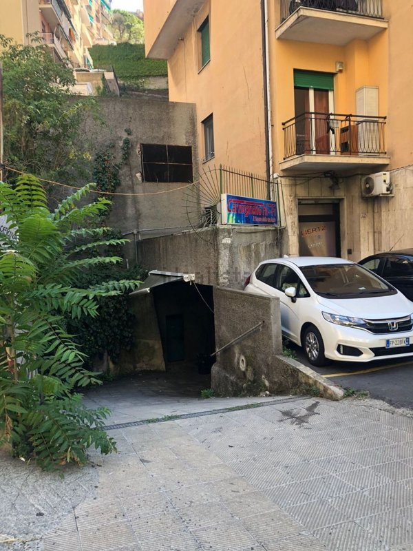 appartamento in vendita a Genova in zona Marassi