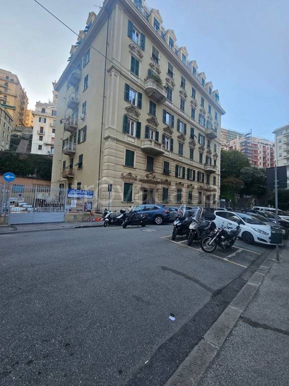 appartamento in vendita a Genova in zona Foce