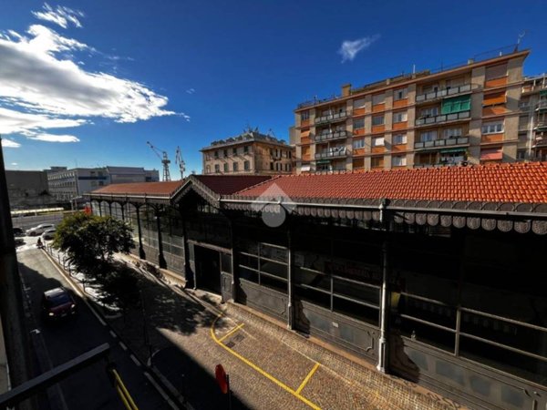 appartamento in vendita a Genova in zona Sestri Ponente