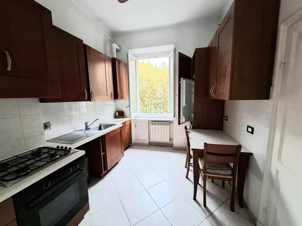 appartamento in vendita a Genova in zona Bolzaneto