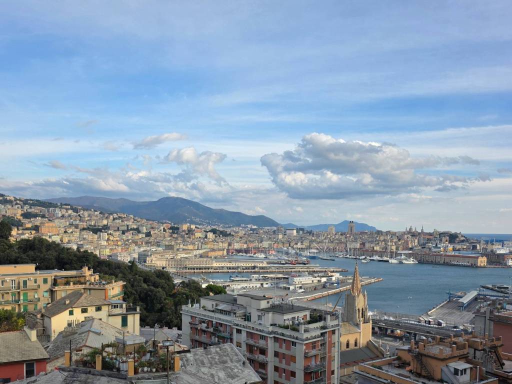 appartamento in vendita a Genova in zona DiNegro