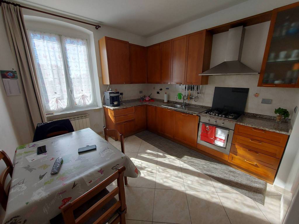 appartamento in vendita a Genova in zona Sestri Ponente