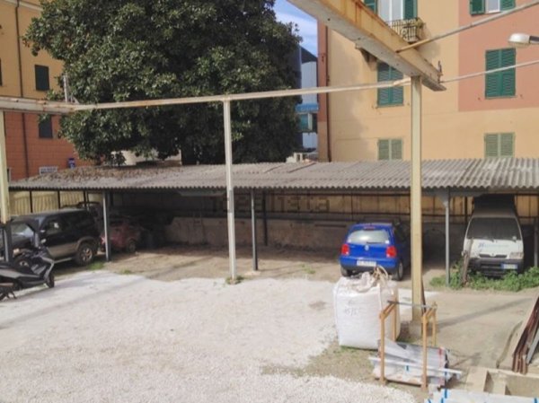 appartamento in vendita a Genova in zona Foce